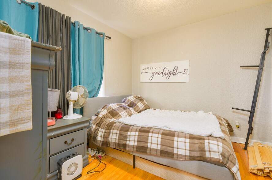 More Photos Of 9452 Fletcher St, Chilliwack Apartments For Sale