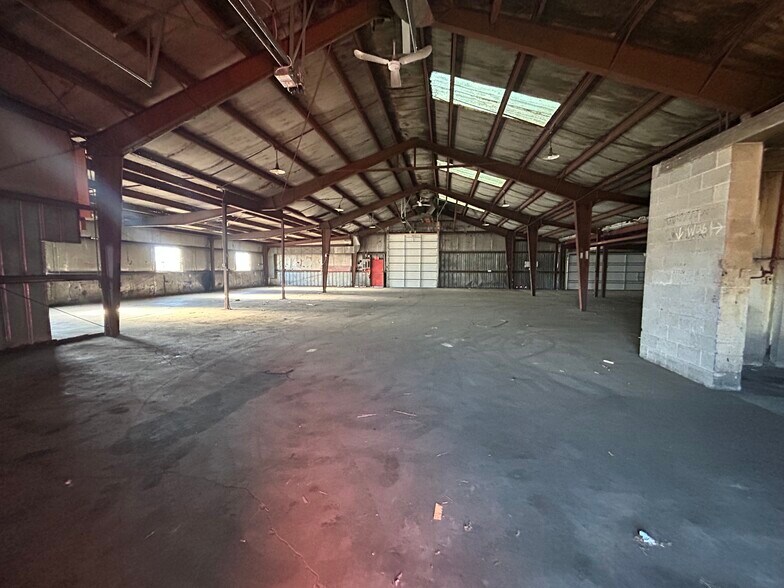 More Photos Of 207 Causeway Blvd, La Crosse Industrial For Sale