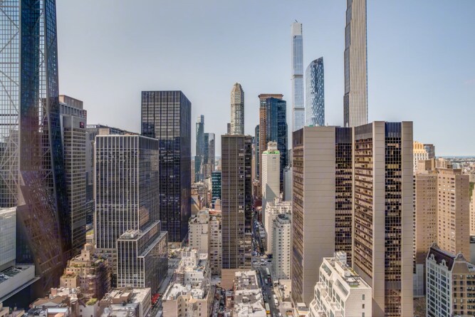 More Photos Of 712 Fifth Ave, New York Office For Lease