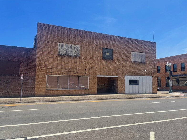 More Photos Of 300 Walnut Ave NE, Canton Warehouse For Sale