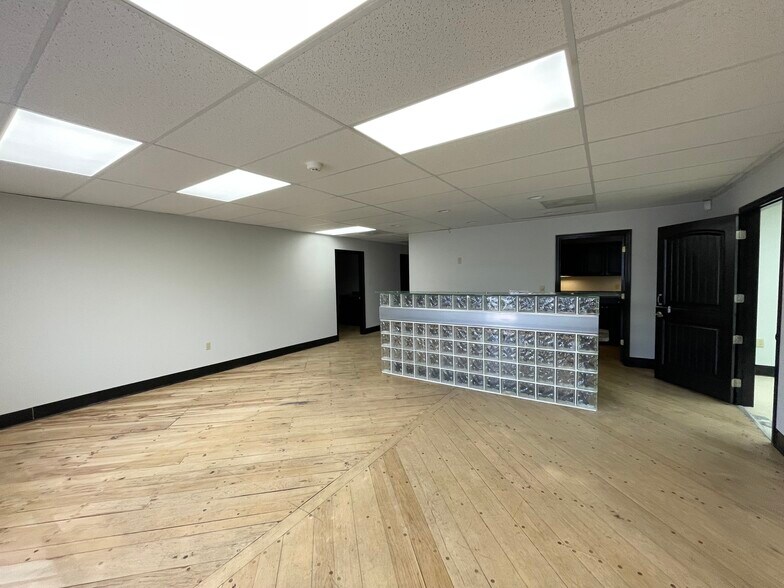 More Photos Of 4405 Dorchester Rd, Charleston Freestanding For Lease