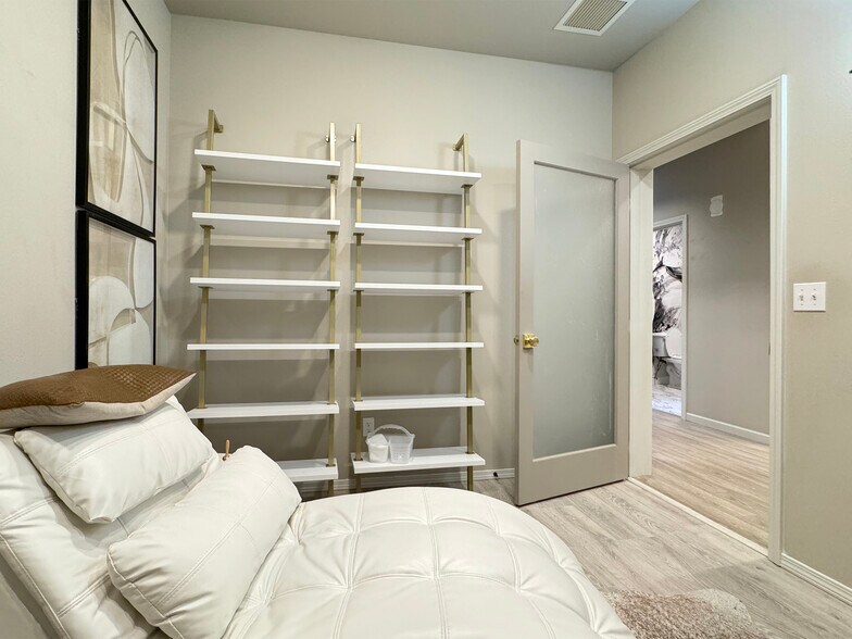 More Photos Of 542-544 N 5th Ave, Sequim Medical For Sale