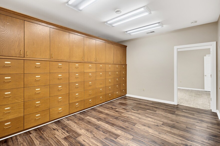 More Photos Of 6920 Oak Forest Dr, Olive Branch Loft Creative Space For Sale