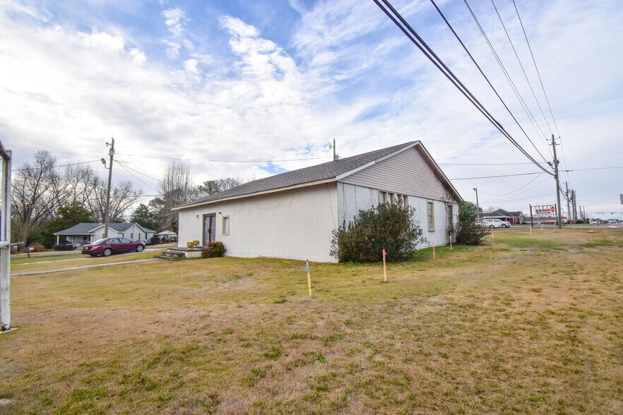 More Photos Of 6611 University Blvd E, Cottondale Religious Facility For Sale