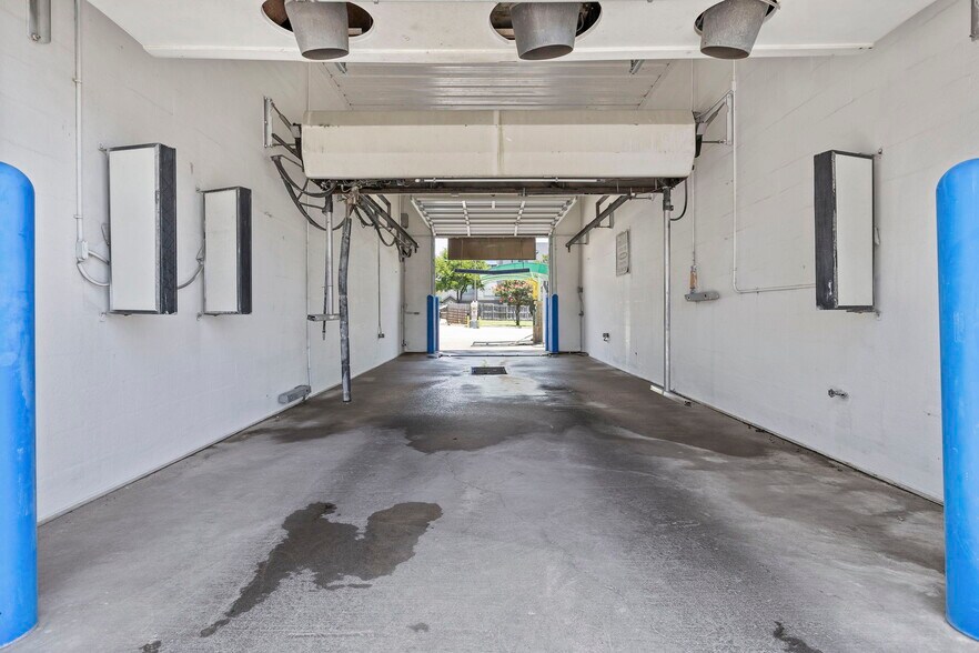 More Photos Of 2316 Pecan St W, Pflugerville Carwash For Sale