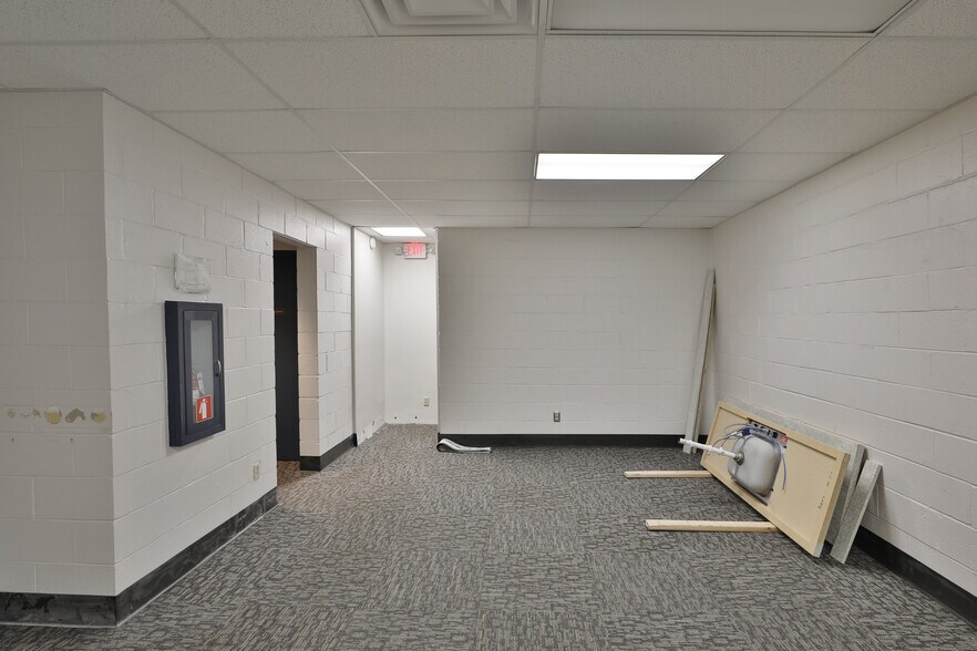 More Photos Of 1600 Sheridan Dr, Lancaster Medical For Sale