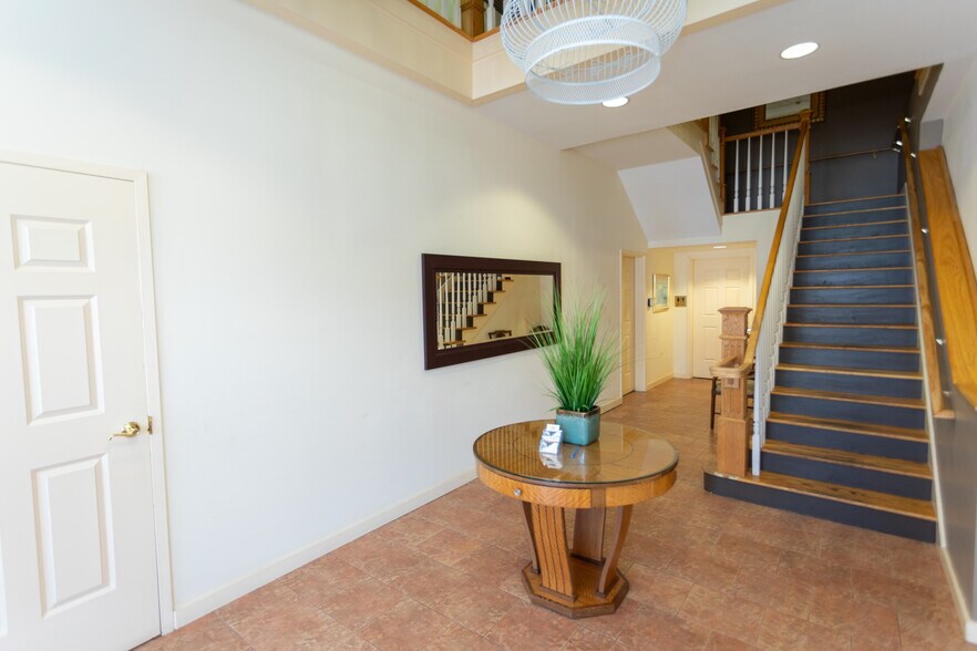 More Photos Of 1587 Boston Post Rd, Westbrook Unknown For Lease