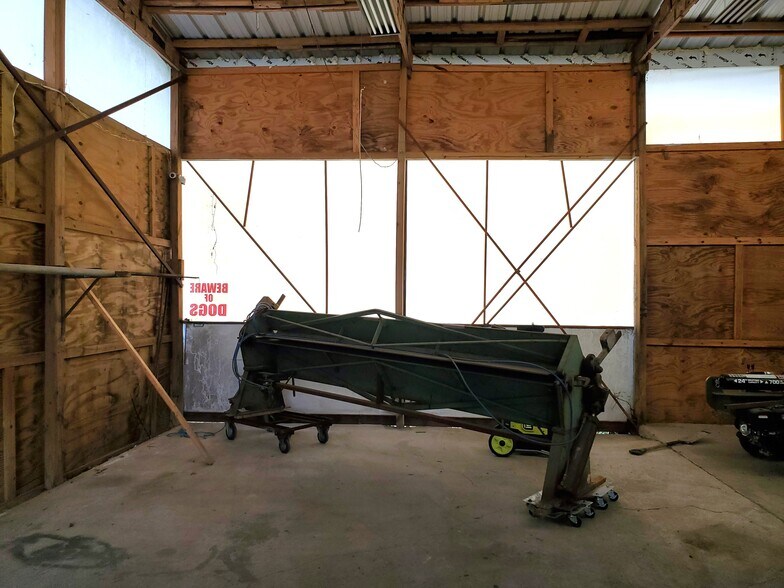 More Photos Of 3135 Golfcrest Blvd, Houston Storefront Retail Residential For Sale