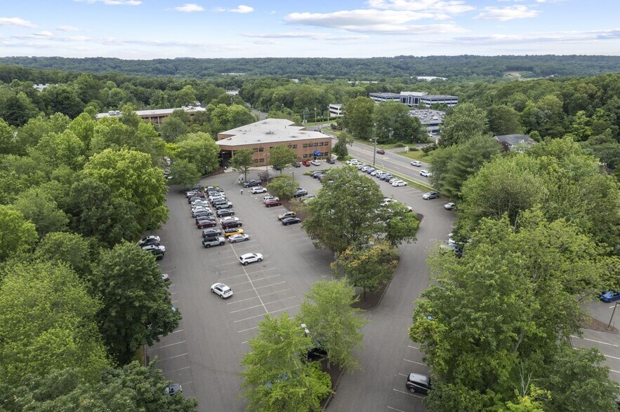 More Photos Of 15 Corporate Dr, Trumbull Medical For Lease