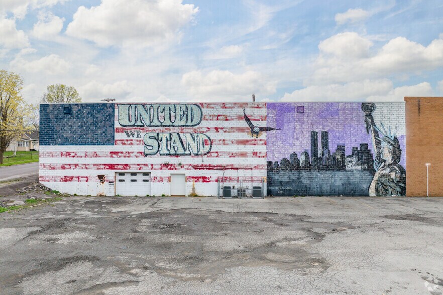 More Photos Of 600 W Manlius St, East Syracuse Freestanding For Lease