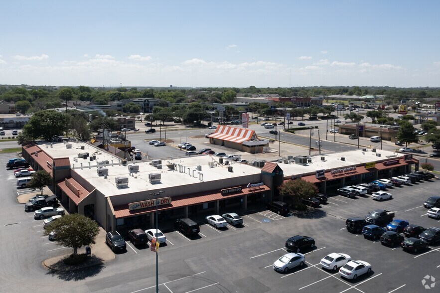 More Photos Of 9616 N Lamar Blvd, Austin Unknown For Lease
