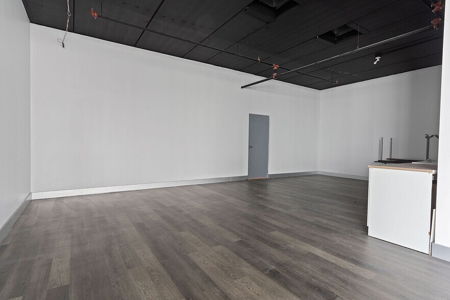 More Photos Of 10450 NW 33rd St, Doral Office For Sale