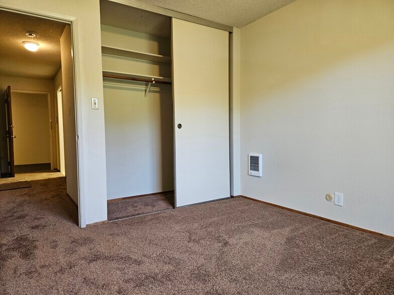 More Photos Of 1049 Armstrong St, Hayward Apartments For Sale