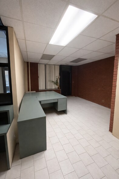 More Photos Of 2501 Tratman Ave, Bronx Apartments For Lease