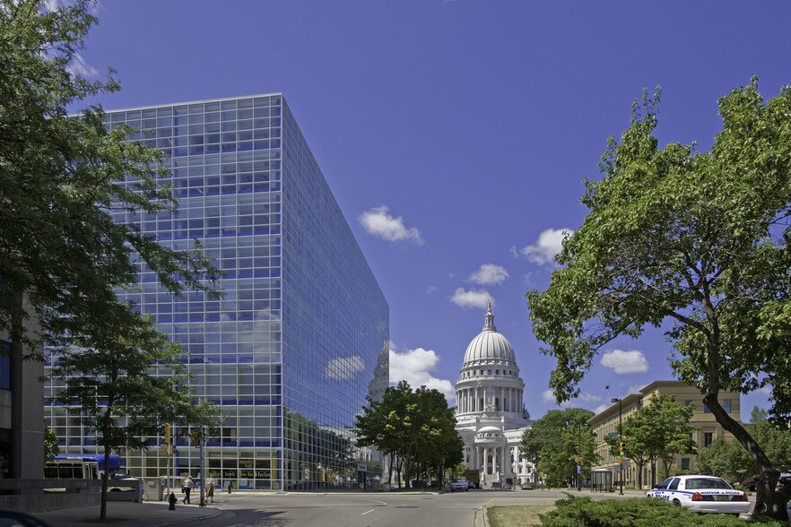More Photos Of 1 S Pinckney St, Madison Office For Lease