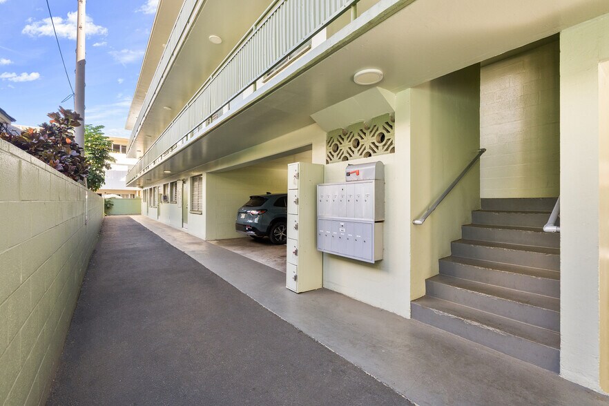 More Photos Of 287 Wai Nani Way, Honolulu Apartments For Sale