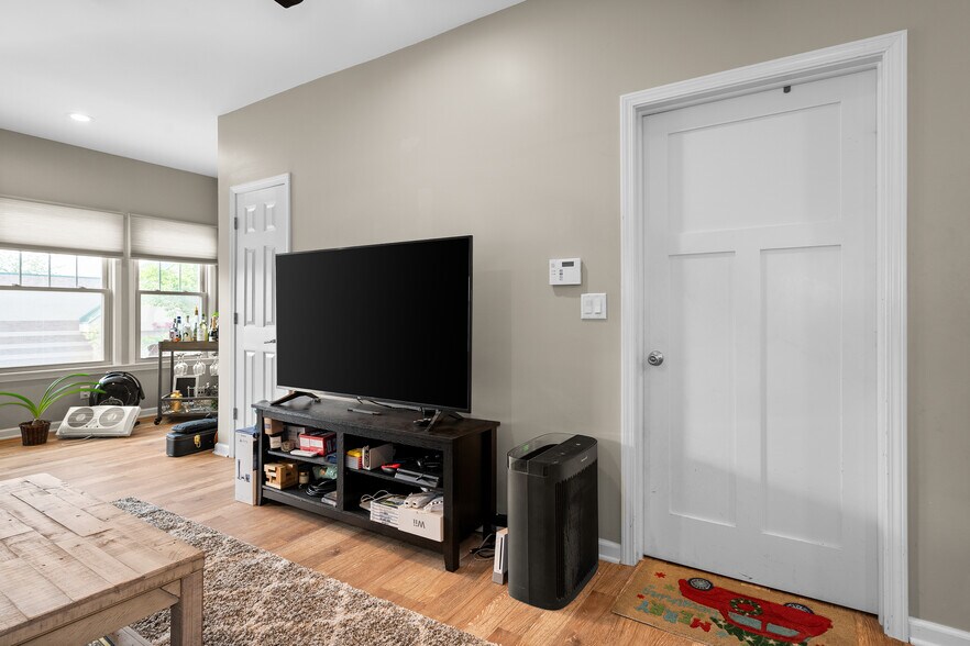 More Photos Of 1537 Hertel Ave, Buffalo Flex For Sale