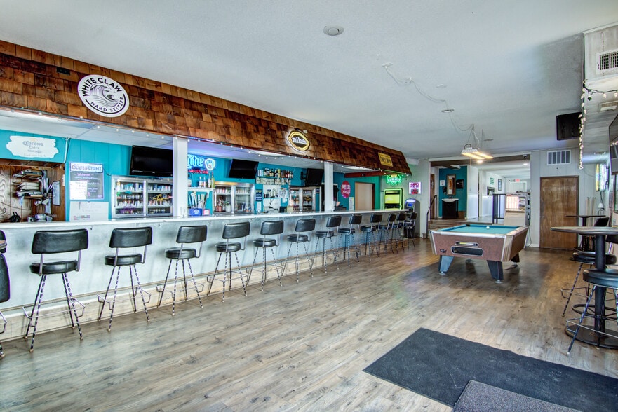 More Photos Of 115 Diamond St N, Ridgeland General Retail For Sale