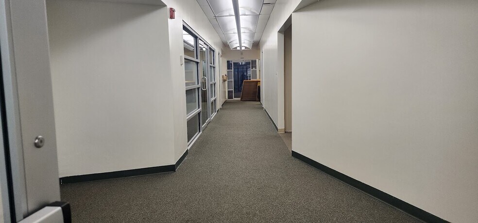 More Photos Of 1 Michael Ave, Farmingdale Office For Lease