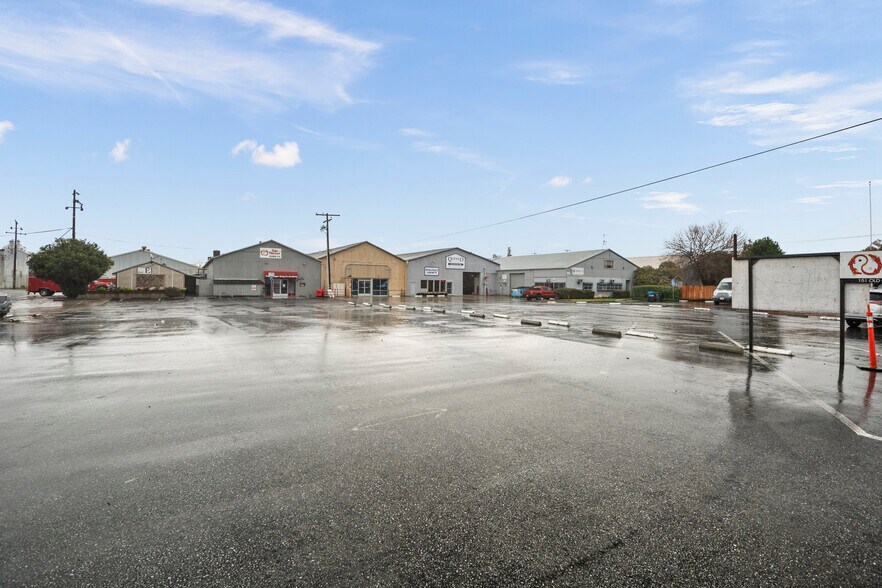 More Photos Of 642 Quarry Rd, San Carlos Warehouse For Lease