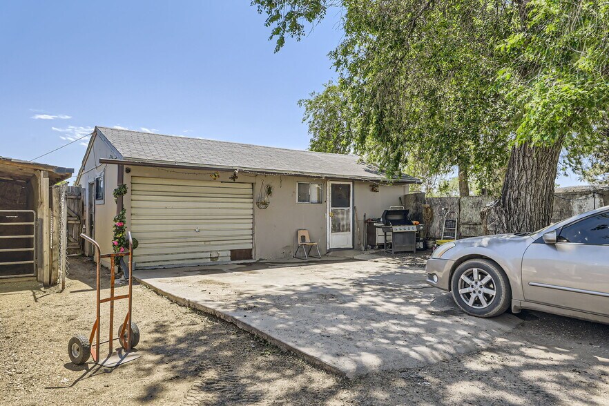More Photos Of 8690 Verbena St, Commerce City Warehouse For Sale