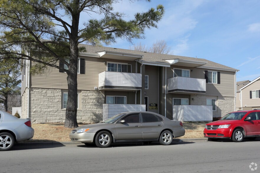 More Photos Of 2302 S 137th East Ave, Tulsa Apartments For Sale