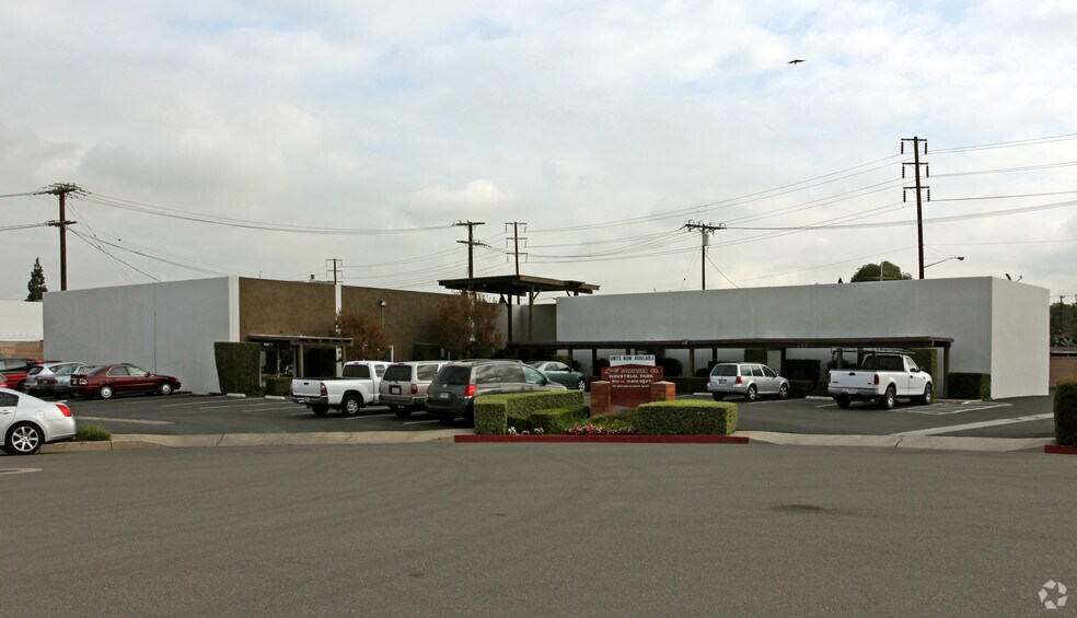 Primary Photo Of 249 E Emerson Ave, Orange Warehouse For Lease