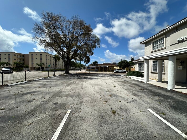 More Photos Of 1040 S Federal Hwy, Hollywood Office For Sale