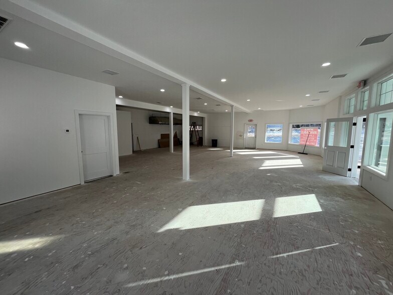 More Photos Of 192 Ny-17, Tuxedo Park Restaurant For Lease