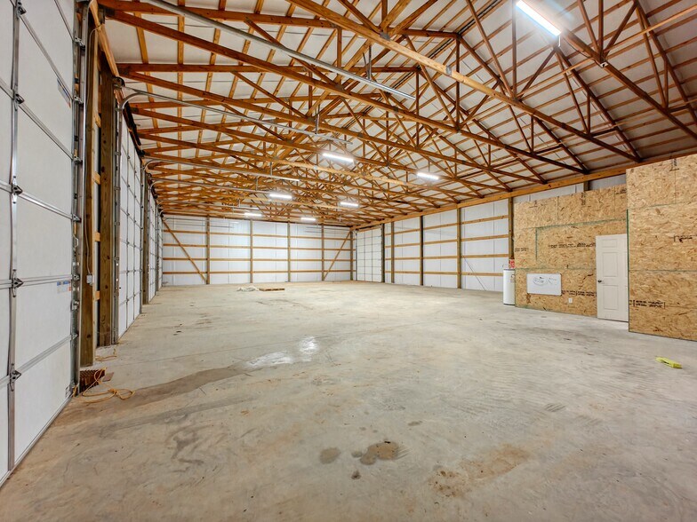 More Photos Of 22000 Main St E, Huntingdon Distribution For Sale