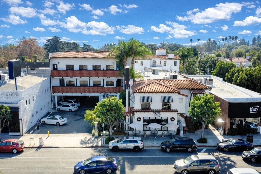 Primary Photo Of 10116-10120 Riverside Dr, Toluca Lake Office For Sale