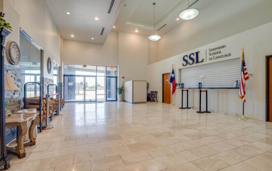 More Photos Of 1130 W Trinity Mills Rd, Carrollton General Retail For Sale