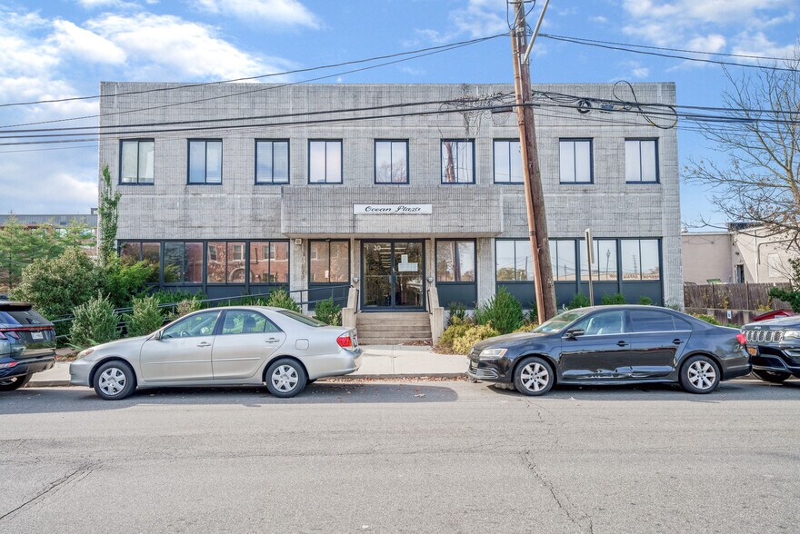 More Photos Of 30 S Ocean Ave, Freeport Loft Creative Space For Lease