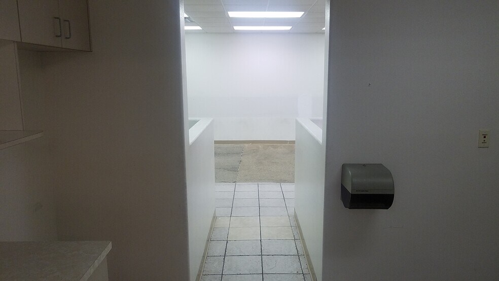 More Photos Of 220 E Horizon Dr, Henderson Office For Sale