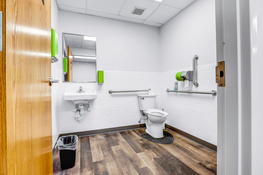 More Photos Of 3908 N Frankford Ave, Lubbock Warehouse For Sale