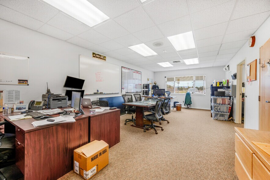 More Photos Of 32588 CA-190, Springville Office For Sale