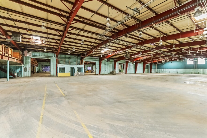 More Photos Of 2 Eric Cir, Verdi Warehouse For Sale