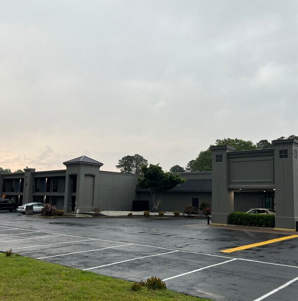 More Photos Of 2864 Pruden Blvd, Suffolk Hotel For Lease