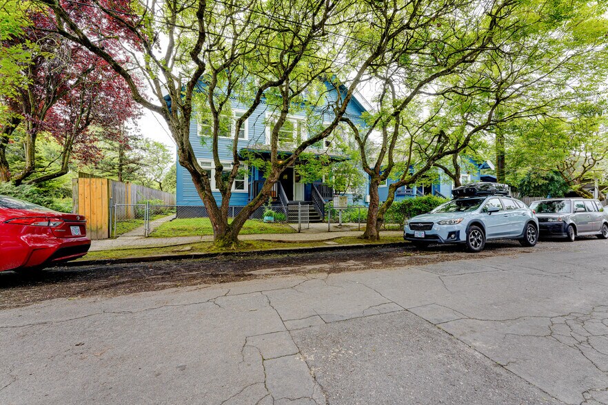 More Photos Of 4016-4024 NE 6th Ave, Portland Apartments For Sale