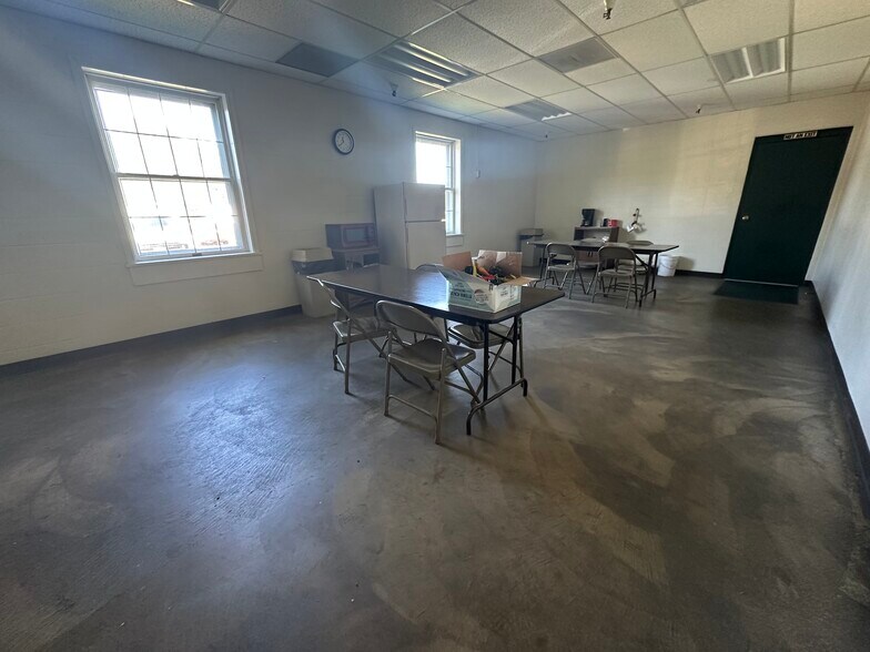 More Photos Of 240 Browns Ln, Coshocton Industrial For Sale