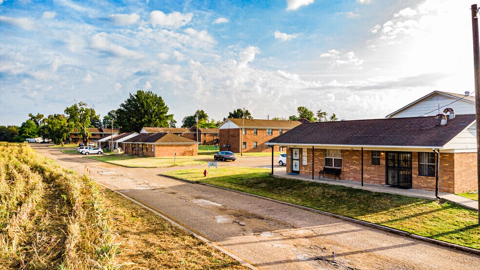 More Photos Of 2226 Merrill Dr, Forrest City Apartments For Sale