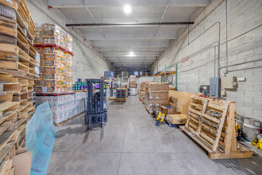 More Photos Of 2051 NW 112th Ave, Miami Distribution For Sale