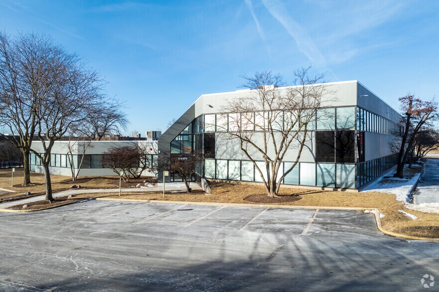 Primary Photo Of 2266 Palmer Dr, Schaumburg Light Manufacturing For Lease