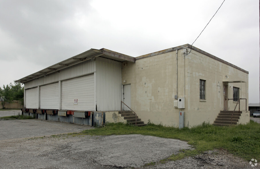 Primary Photo Of 74 N Darlington Ave, Tulsa Truck Terminal For Lease