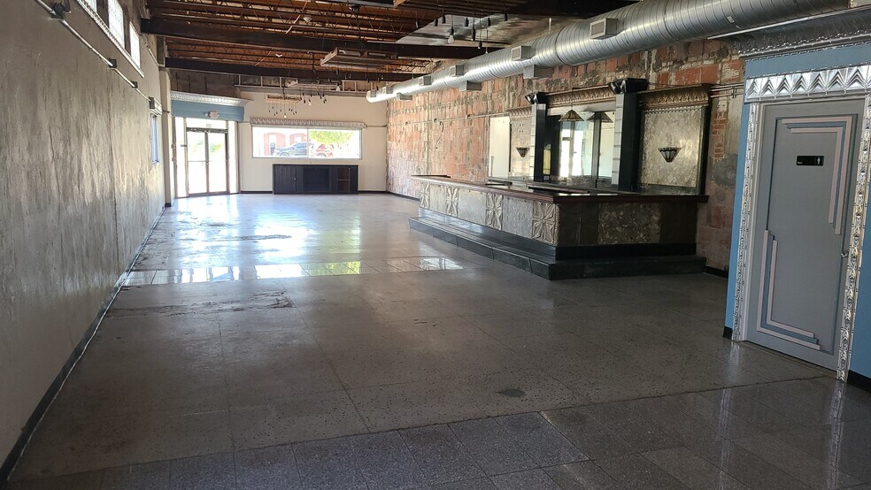 More Photos Of 221 6th St N, Texas City General Retail For Sale