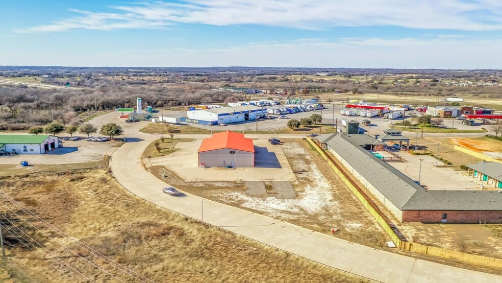 More Photos Of 2217 Old Dennis Rd, Weatherford Service For Sale