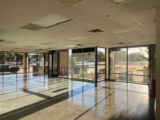 More Photos Of 2214 Braker Ln, Austin Distribution For Lease