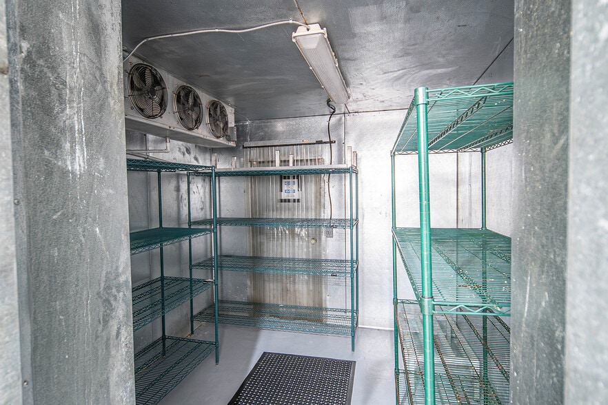 More Photos Of 9106-9110 Mission Blvd, Riverside Storefront Retail Residential For Sale