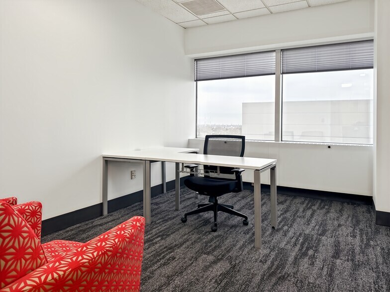 More Photos Of 301 N Elm St, Greensboro Coworking Space