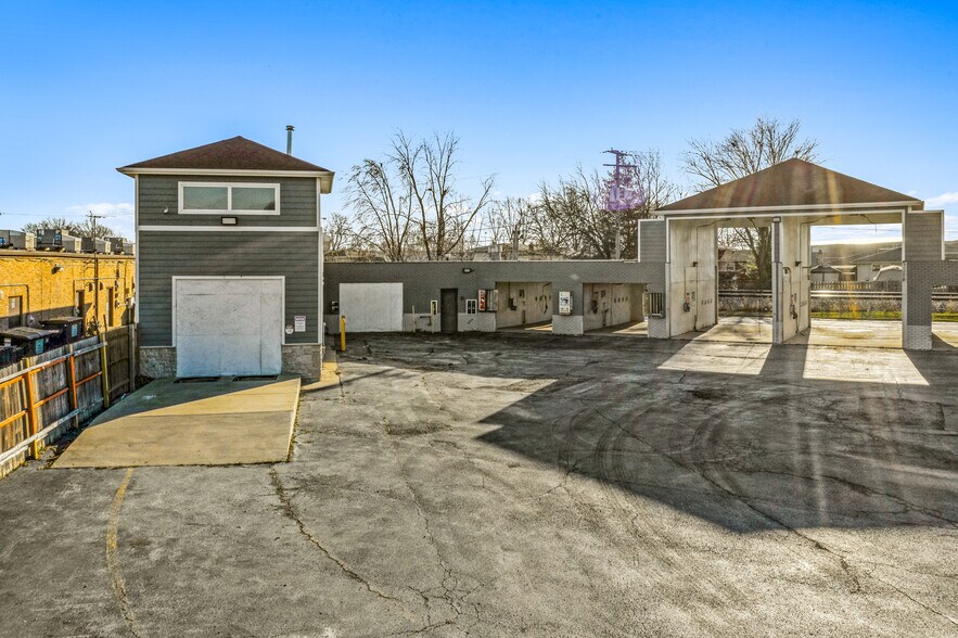 More Photos Of 565 E 170th St, South Holland Carwash For Sale